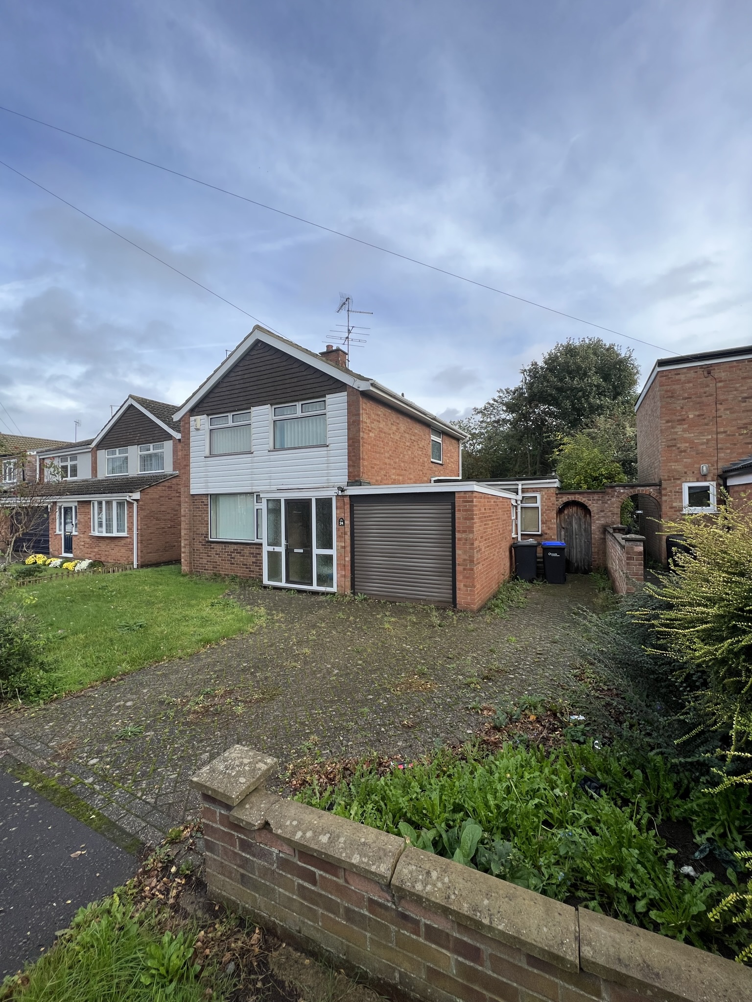 A long shot view of the front of the house