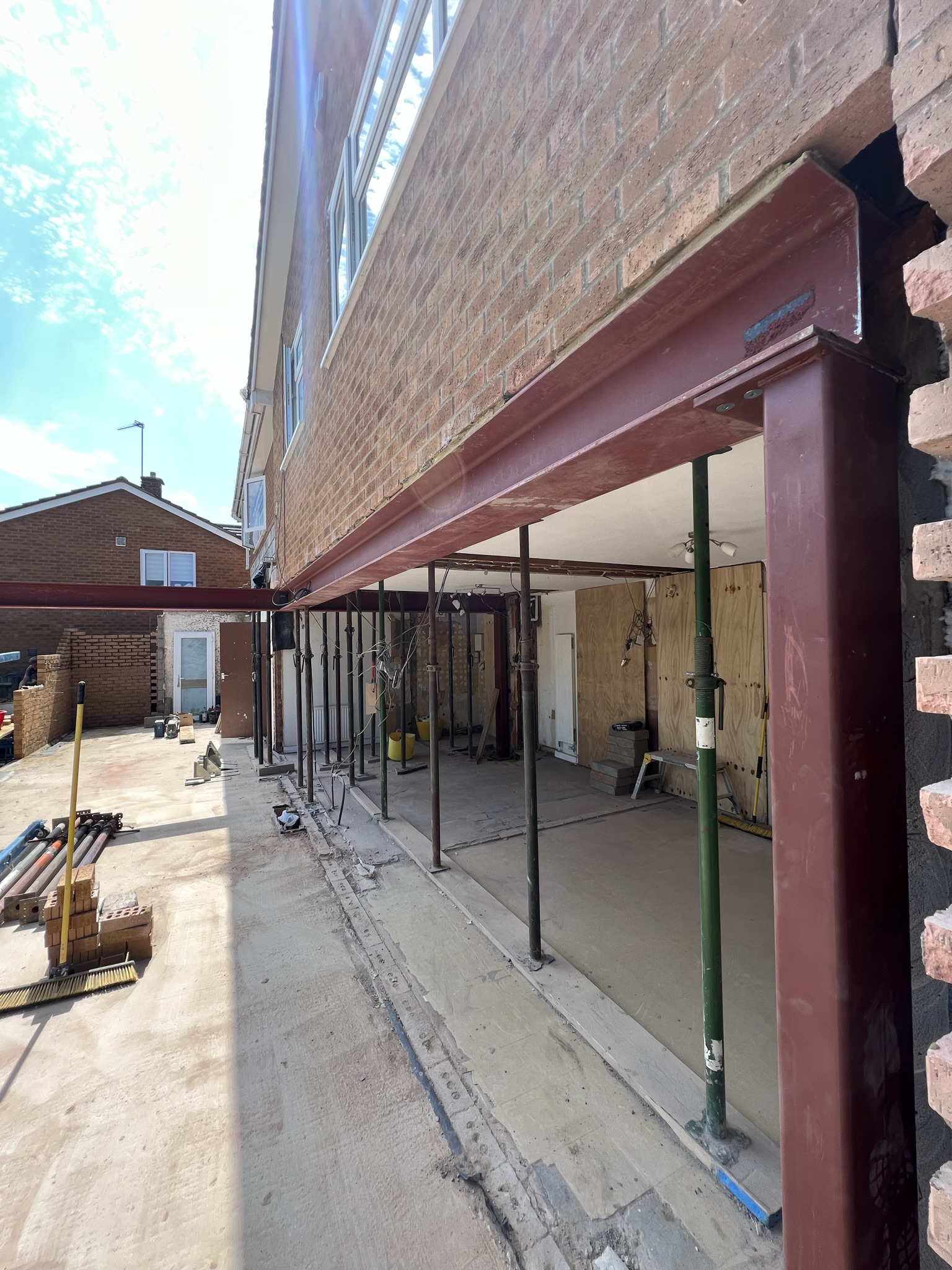 Closer picture of pillars for the rear extension